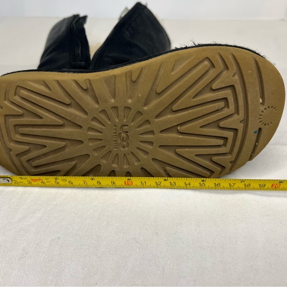 UGG Black Kids Girl Boots US 11 / EU 28 - Picture 10 of 13